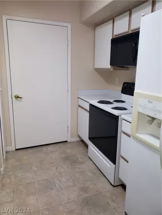 Photo #4: 2595770 Listing 