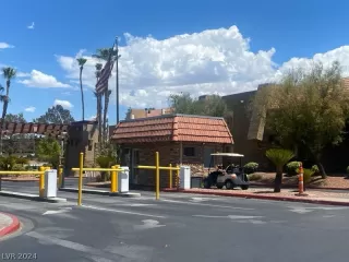 Photo #2: 2595784 Listing