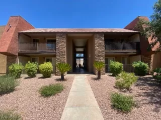 Photo #3: 2595784 Listing