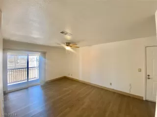 Photo #4: 2595784 Listing