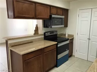 Photo #6: 2595811 Listing 