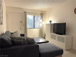 Photo #3: 2595822 Listing 