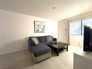 Photo #4: 2595822 Listing 