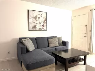 Photo #5: 2595822 Listing 