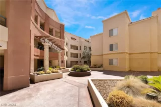 Photo #4: 2595831 Listing