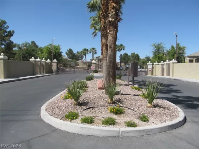 MLS: 2595865 Condo For Sale