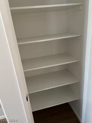 Photo #5: 2595883 Listing 