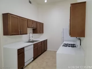 Photo #5: 2595887 Listing 