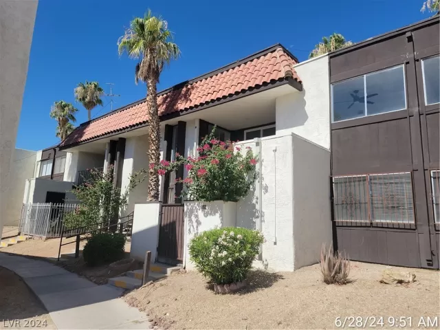 MLS: 2595888 Condo For Sale