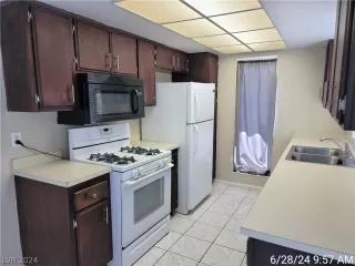 Photo #5: 2595888 Listing 