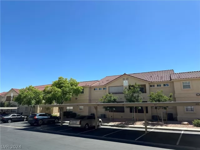 MLS: 2595921 Condo For Sale