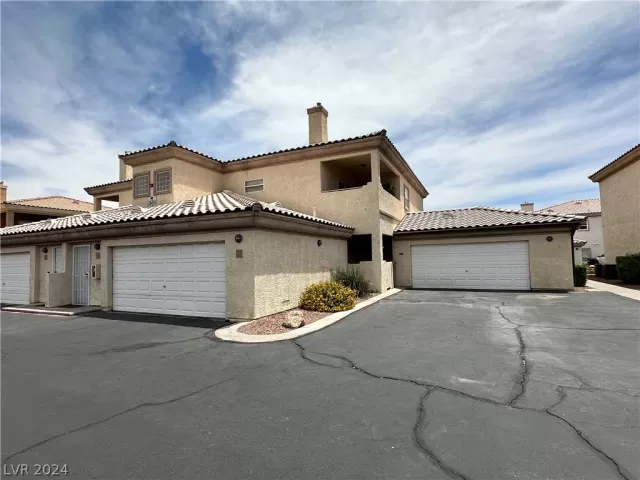 MLS: 2595922 Condo For Sale