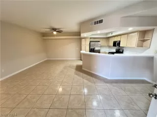 Photo #6: 2595922 Listing 