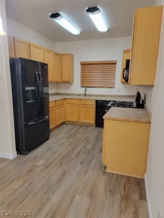 Photo #1: 2595938 Listing