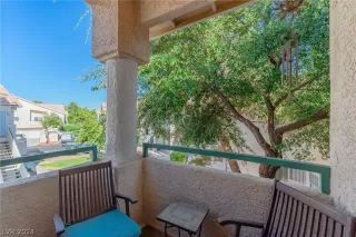 Photo #4: 2595938 Listing