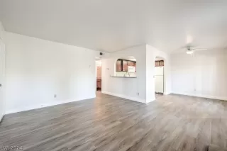 Photo #4: 2595945 Listing 