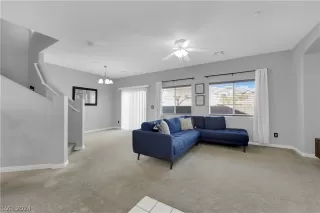 Photo #3: 2595967 Listing