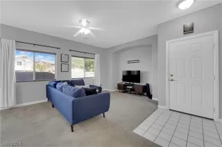 Photo #4: 2595967 Listing