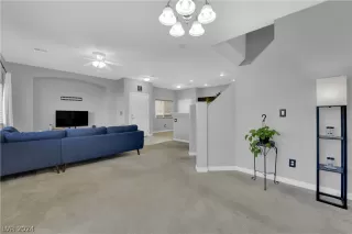 Photo #6: 2595967 Listing