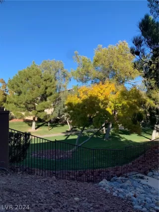 Photo #2: 2595975 Listing 