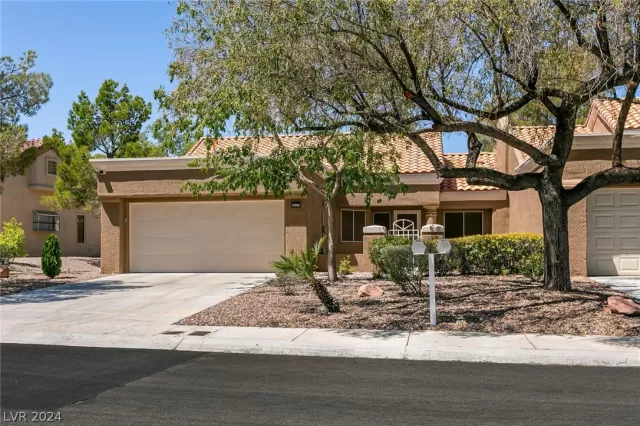 MLS: 2595976 Condo For Sale