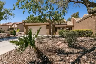 Photo #1: 2595976 Listing