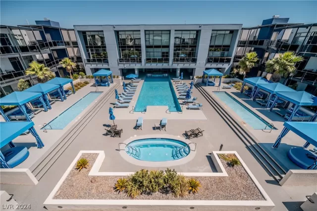 MLS: 2595988 Condo For Sale