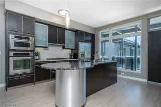 Photo #2: 2595988 Listing