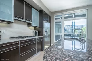 Photo #5: 2595988 Listing