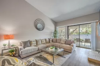 Photo #1: 2596015 Listing 