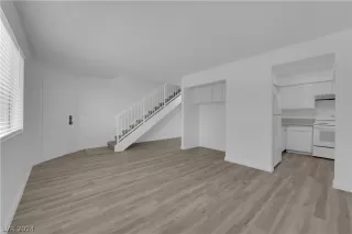 Photo #5: 2596029 Listing 