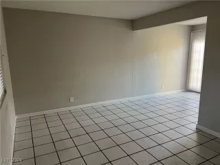 Photo #3: 2596072 Listing 