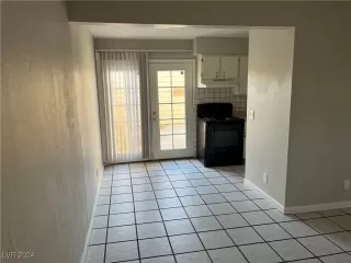 Photo #5: 2596072 Listing 