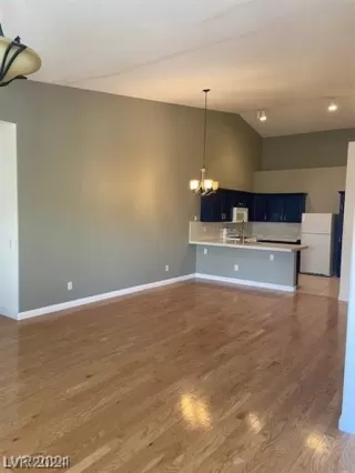 Photo #5: 2596074 Listing 