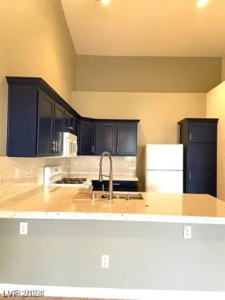 Photo #6: 2596074 Listing 