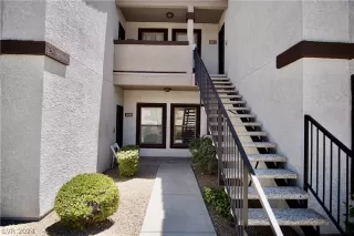 Photo #2: 2596128 Listing