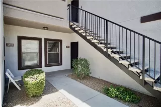 Photo #3: 2596128 Listing