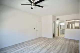 Photo #6: 2596128 Listing