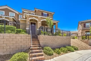 Photo #3: 2596135 Listing