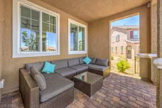 Photo #4: 2596135 Listing