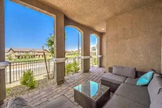 Photo #5: 2596135 Listing