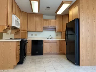 Photo #5: 2596141 Listing 