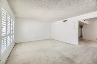 Photo #4: 2596170 Listing