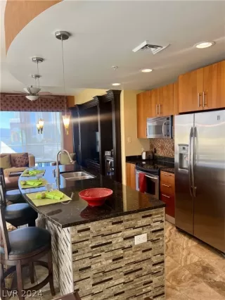 Photo #2: 2596181 Listing 