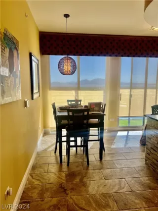 Photo #3: 2596181 Listing 