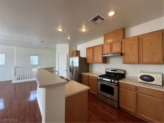 Photo #6: 2596320 Listing 