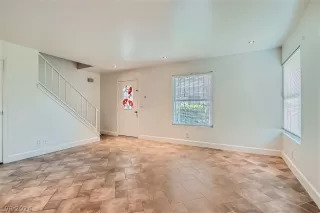 Photo #2: 2596329 Listing 