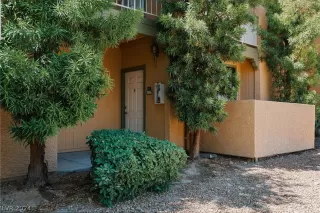 Photo #1: 2596336 Listing 