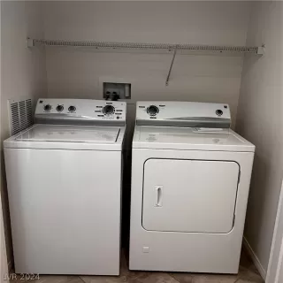 Photo #5: 2596348 Listing 