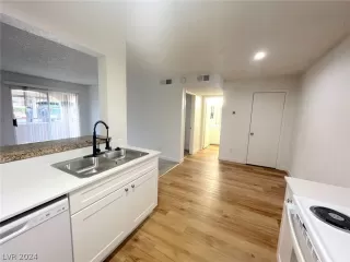 Photo #1: 2596355 Listing 